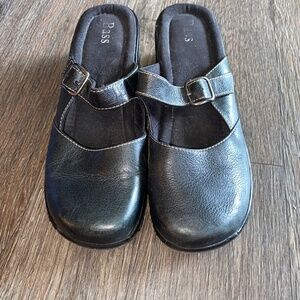 Bass size 7 black slip on shoes